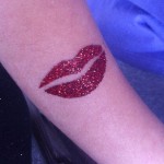 glitter-tattoo-red-lips